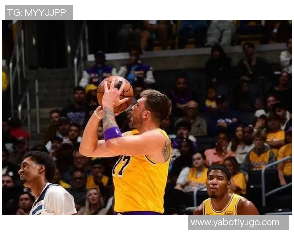 金卡戴珊再向东契奇示好遭拒奥多姆警告她会让你精疲力竭 金卡戴珊再向东契奇示好遭拒奥多姆警告她会让你精疲力竭